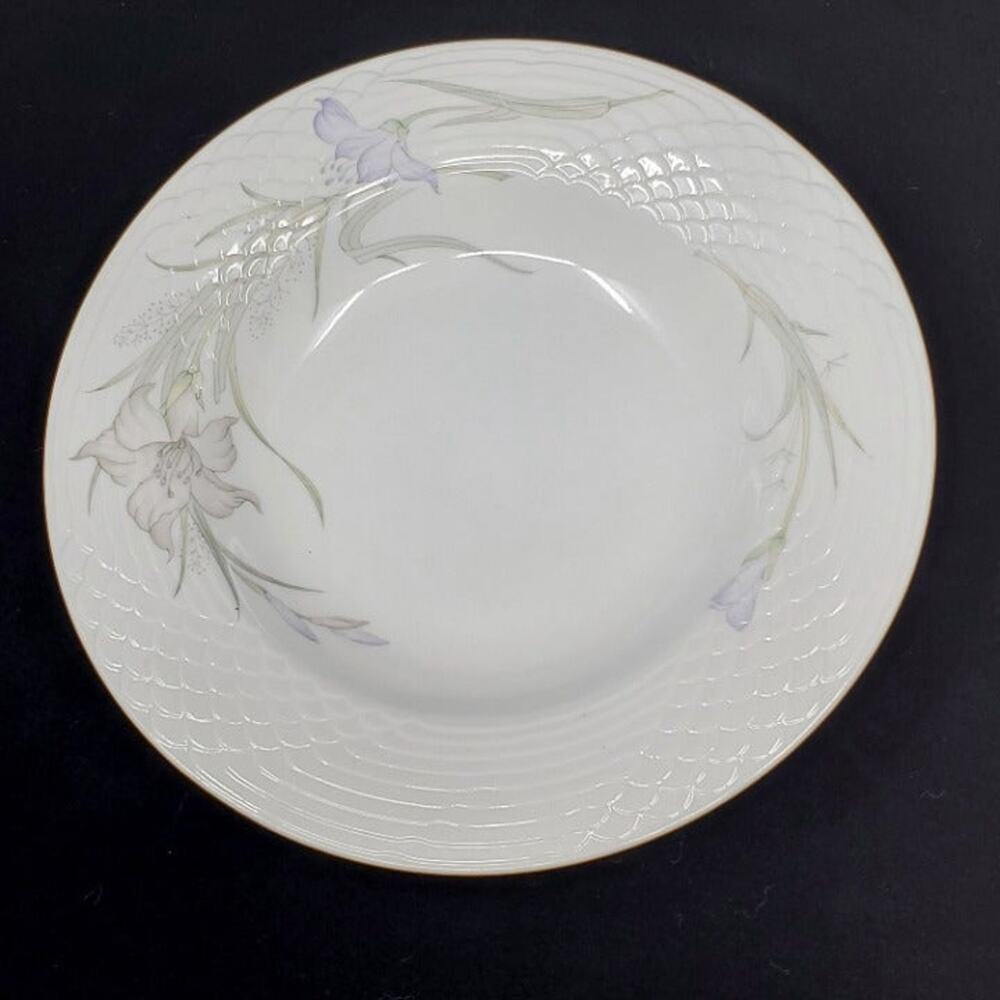Renoir Daffodil Rimmed Soup Bowl. Vintage. Diameter 9 1/4"